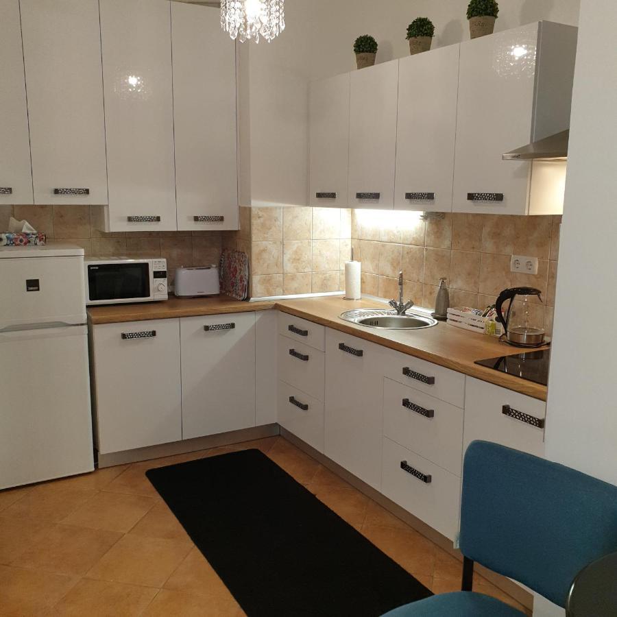 Paradise Apartman Μίσκολτς Εξωτερικό φωτογραφία